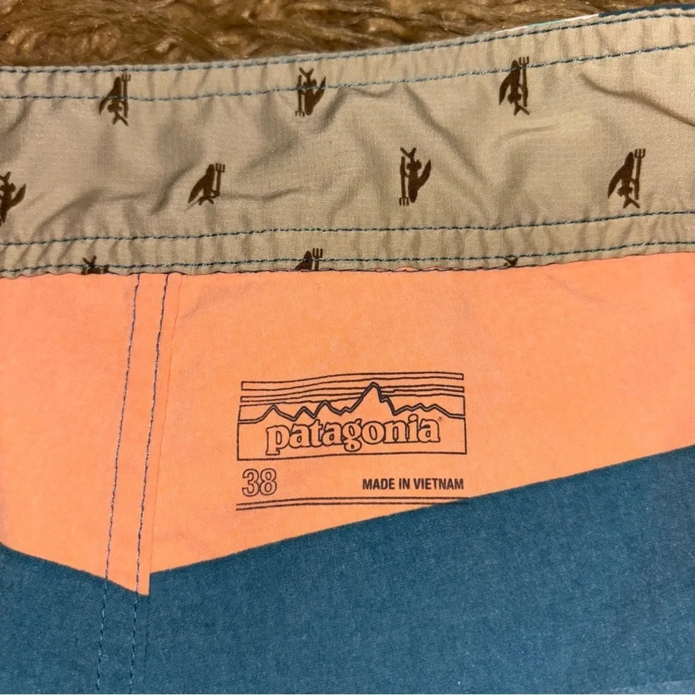Patagonia Coastal Coral & Teal Swim Board Surf Shorts Quick Dry Fabric Size 38